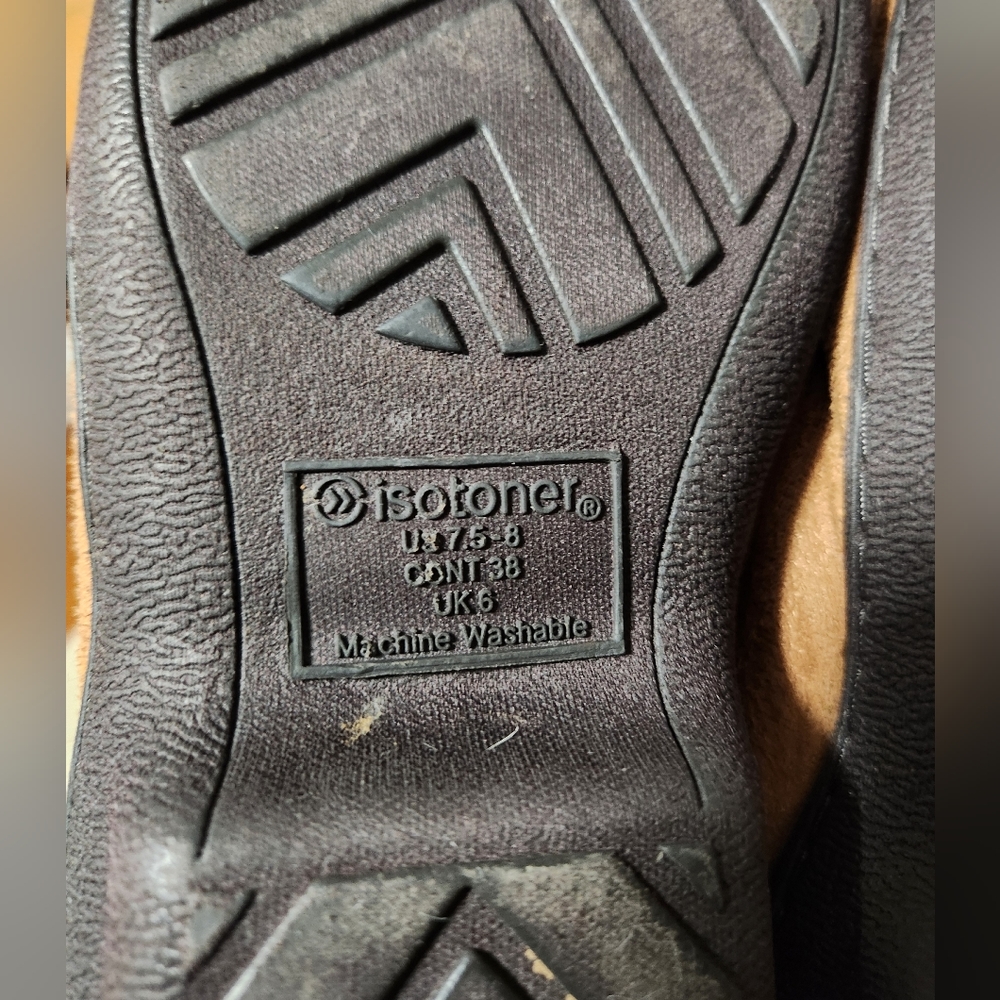 Isotoner/ Microsuede Slippers - Picture 4 of 6